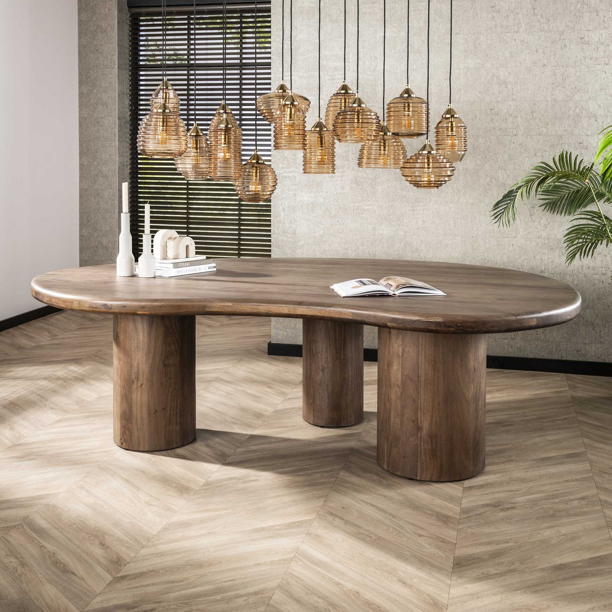 Dining tables - Organic Shaped Dining Table Alo Acacia Wood Brown 240x160 cm - Dimehouse