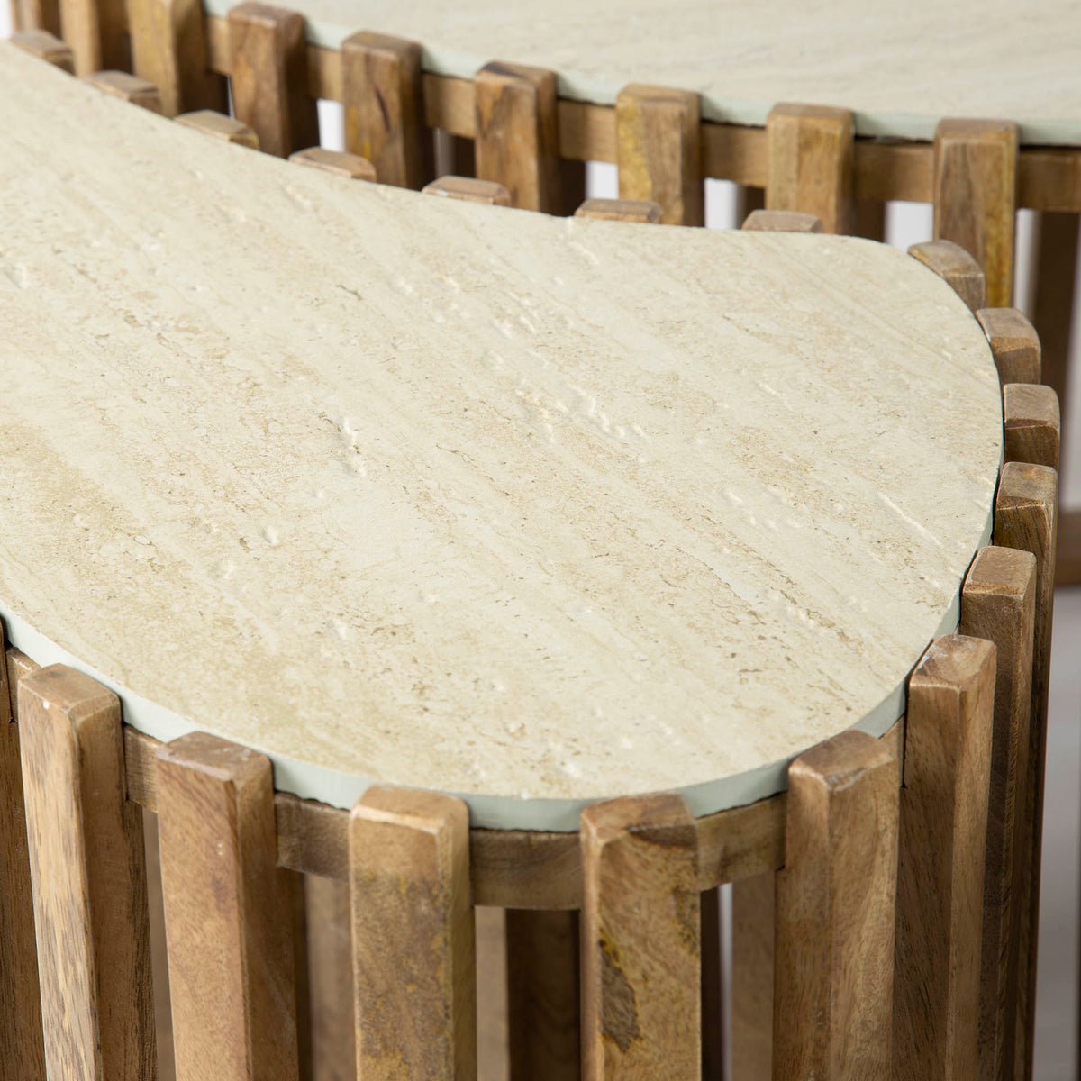 Coffee tables - Vento kidney-shaped coffee table set of 3 travertine solid mango sand - Dimehouse
