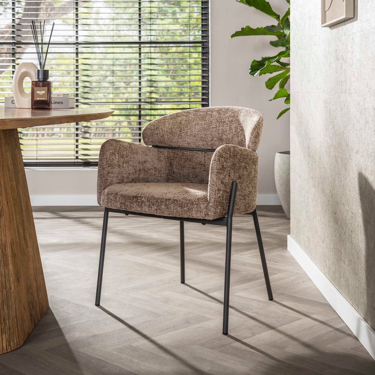 Dining room chairs - Dining room chair Chenille Taupe with round back and arm - Lola - Dimehouse