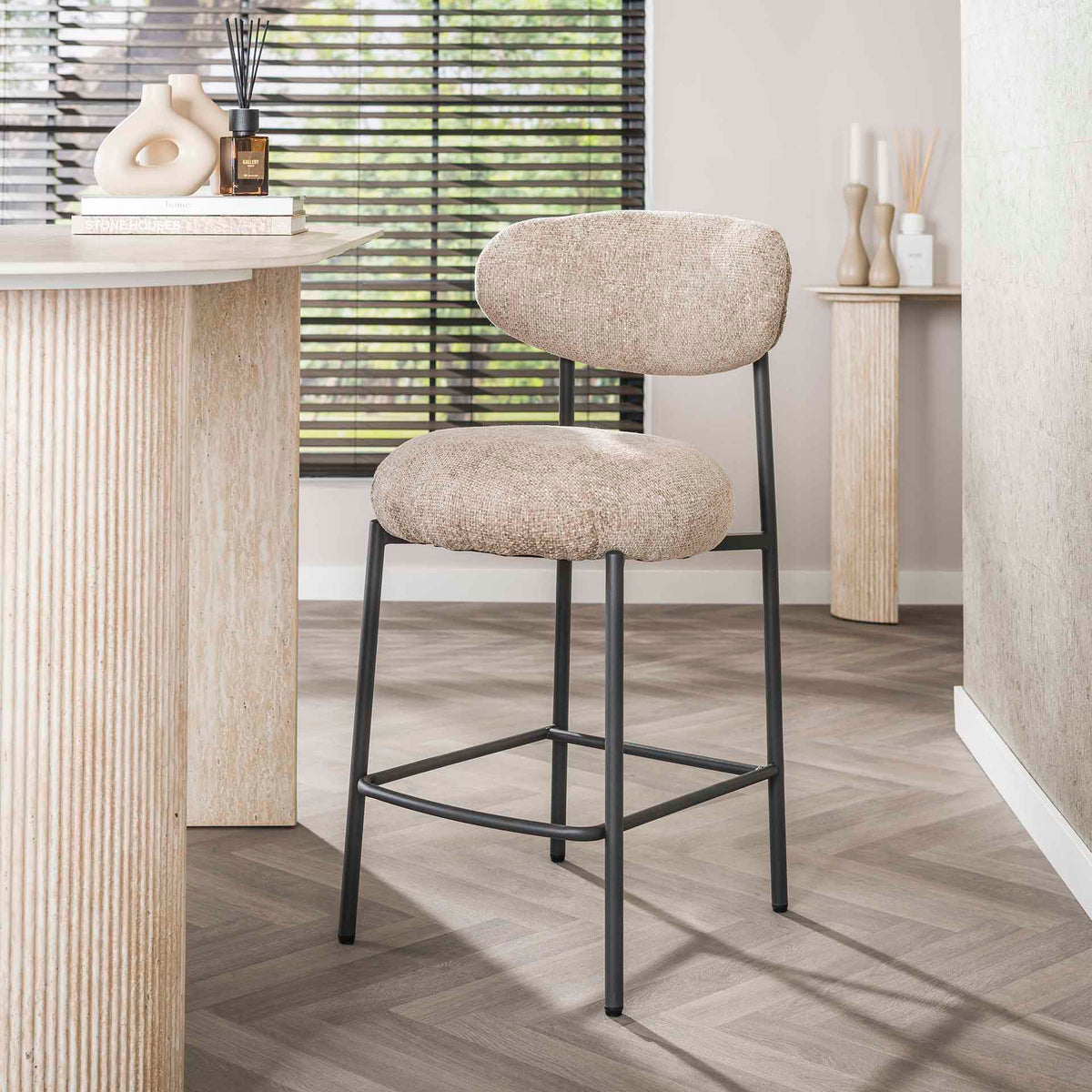 Bar stools - Modern Bar stool Ronda Cargo sand fabric - 67 seat height - Dimehouse