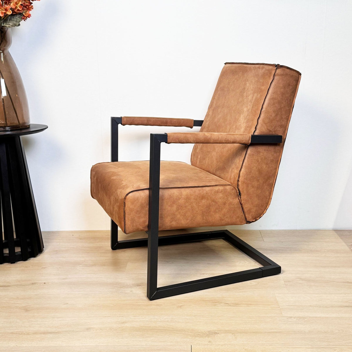 Armchairs - Industrial armchair cognac eco - leather Tiger - Dimehouse
