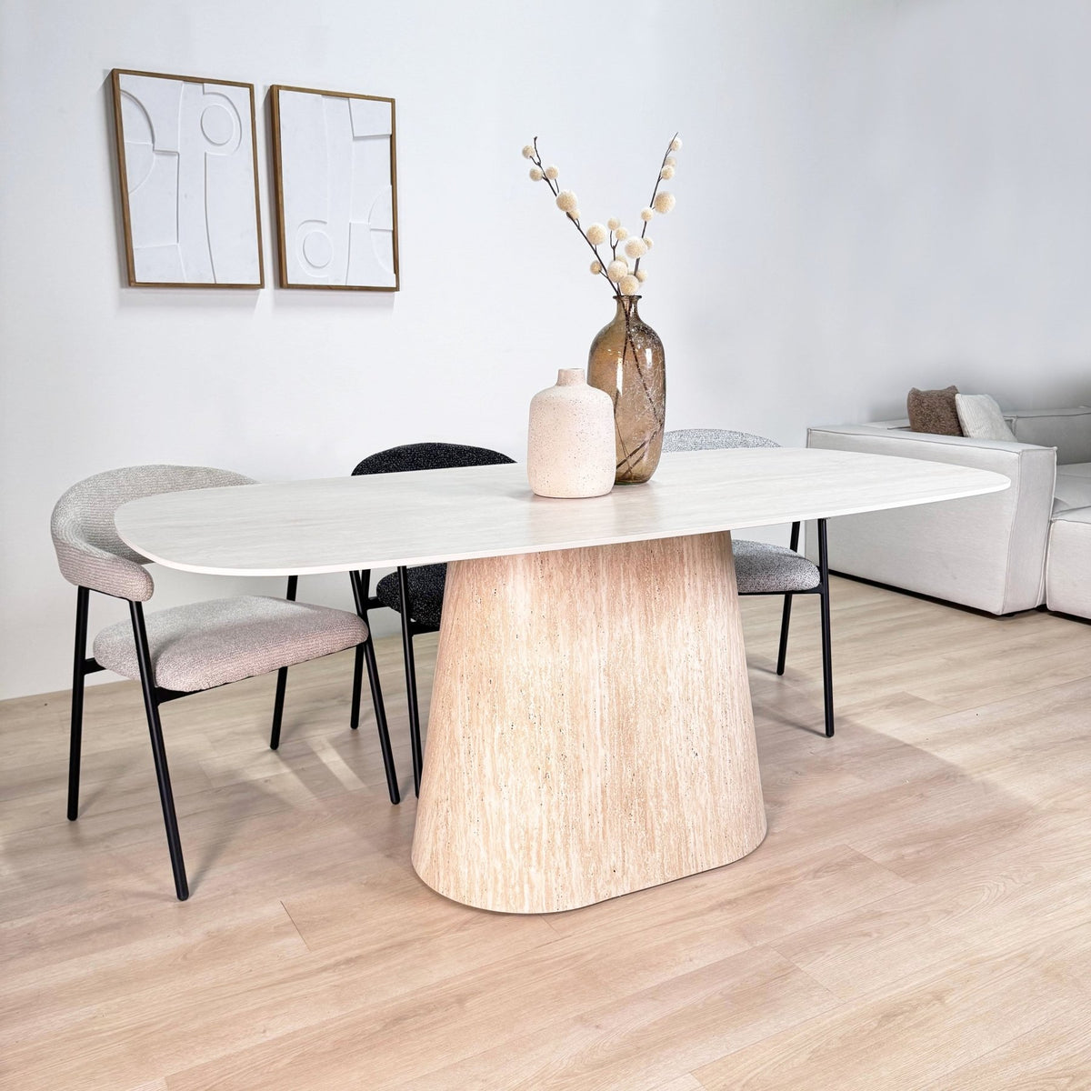 Furniture sets - Complete Furniture Set: Lea Dining Table Sintered Stone Marble Look Travertine - Oak Frame + 4x Lisa Dining Room Chairs Bouclé Black - Dimehouse