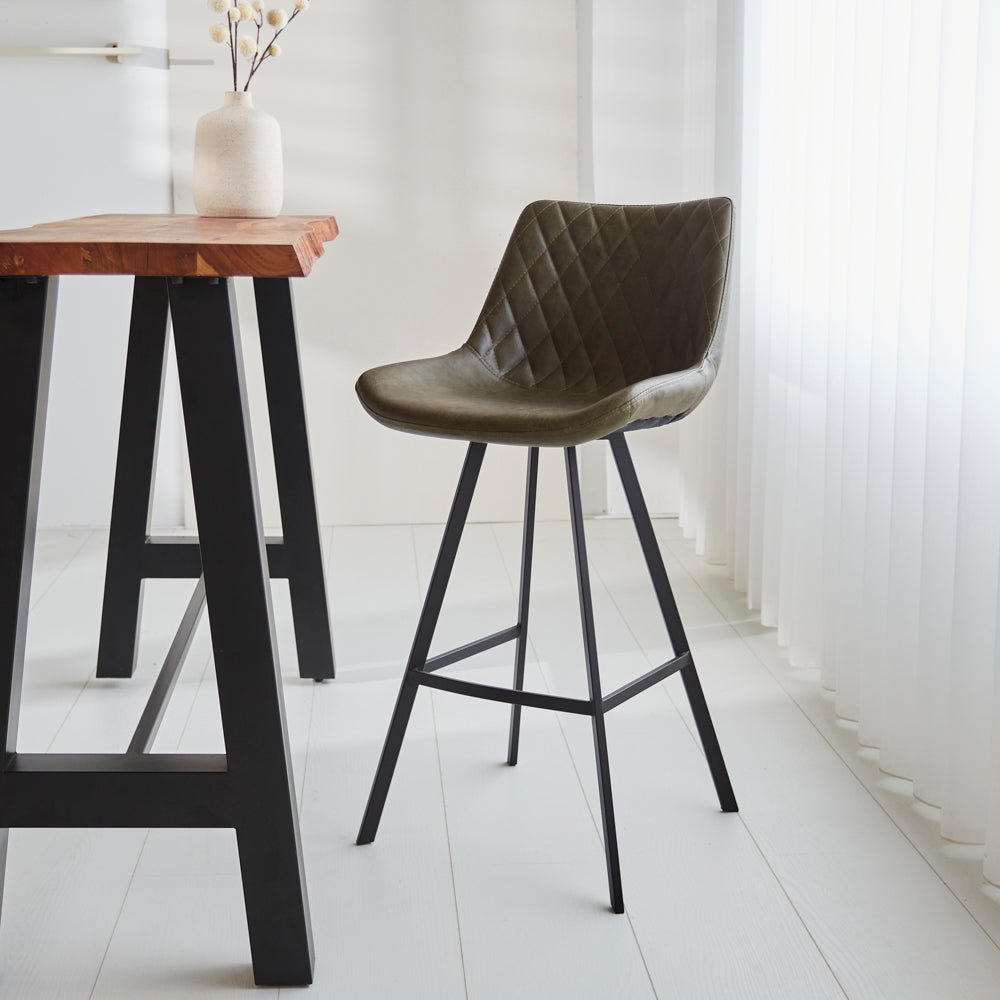 Bar stools - Industrial bar stool Juno Green Faux leather - Seat height 70 cm - Without Armrests - Dimehouse