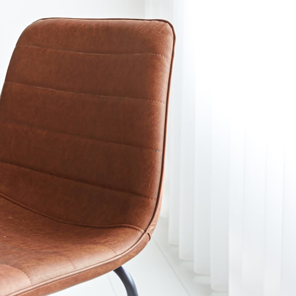 Bar stool Mark Faux leather Dimehouse Cognac LxWxH 79x65x54 Faux leather Atmospheric photo detail