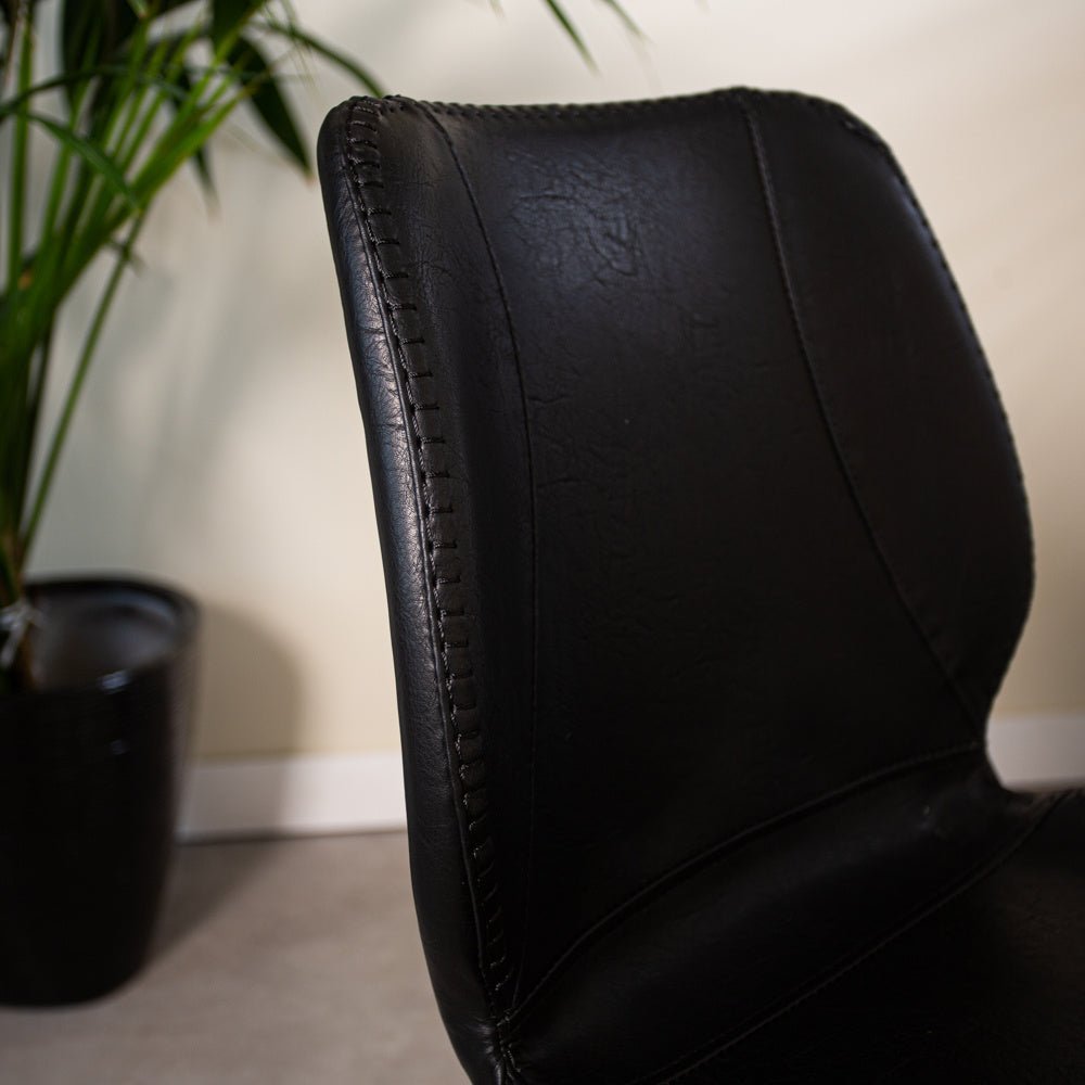 Dining room chair Barry Dimehouse Black LxWxH 69x66x48 Faux leather Atmospheric photo detail