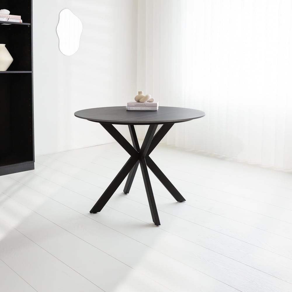 Dining table Yuna Black Dimehouse Black LxWxH 111x111x11 Sintered stone Atmospheric photo diagonal front view
