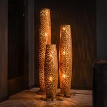 Floor lamp Elia DH Interior Teak wood Teak Atmospheric photo diagonal front view
