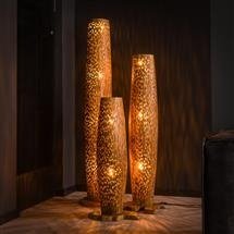 Floor lamp Elia DH Interior Teak wood Teak Atmospheric photo diagonal front view