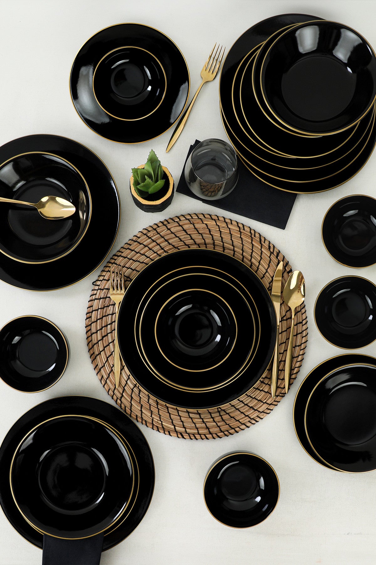 TY040424F650A841600MAET600 Black Gold 100% CERAMIC STONEWARE 27 cm wide
