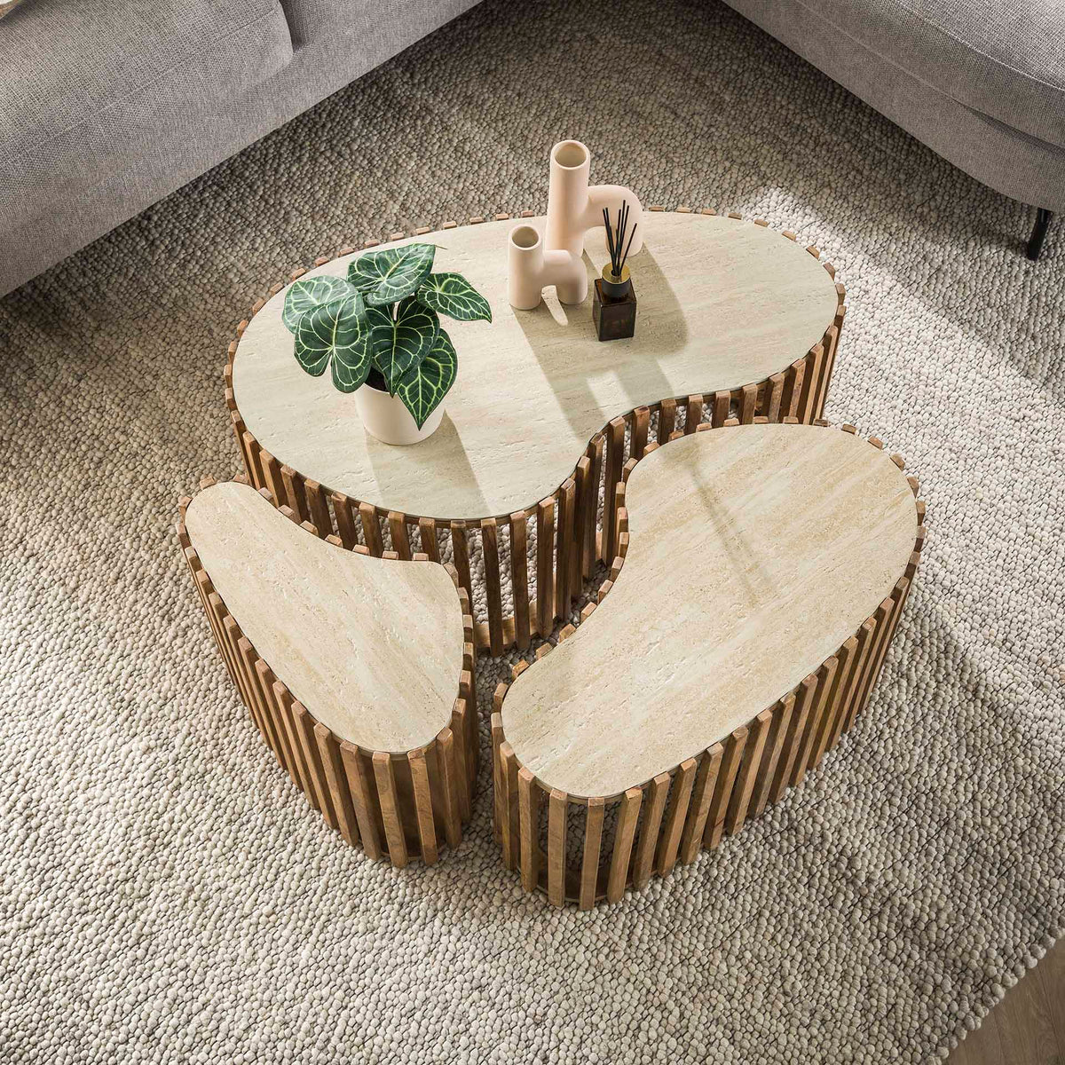 Coffee tables - Vento kidney-shaped coffee table set of 3 travertine solid mango sand - Dimehouse