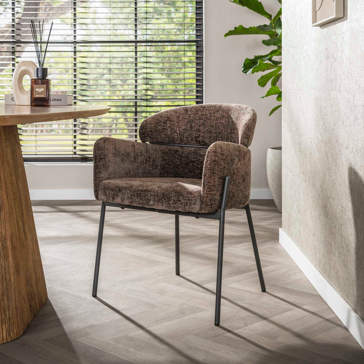 Dining room chairs - Dining room chair Chenille Brown with round back and arm - Lola - Dimehouse
