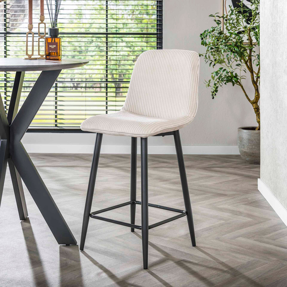 Set of 2 Lento Rib Rock Ivory bar stools 