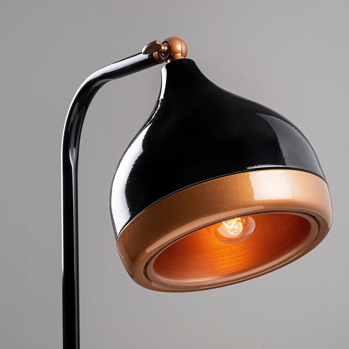 Floor Lamps - Floor Lamp Black Copper Metal Grip - Dimehouse