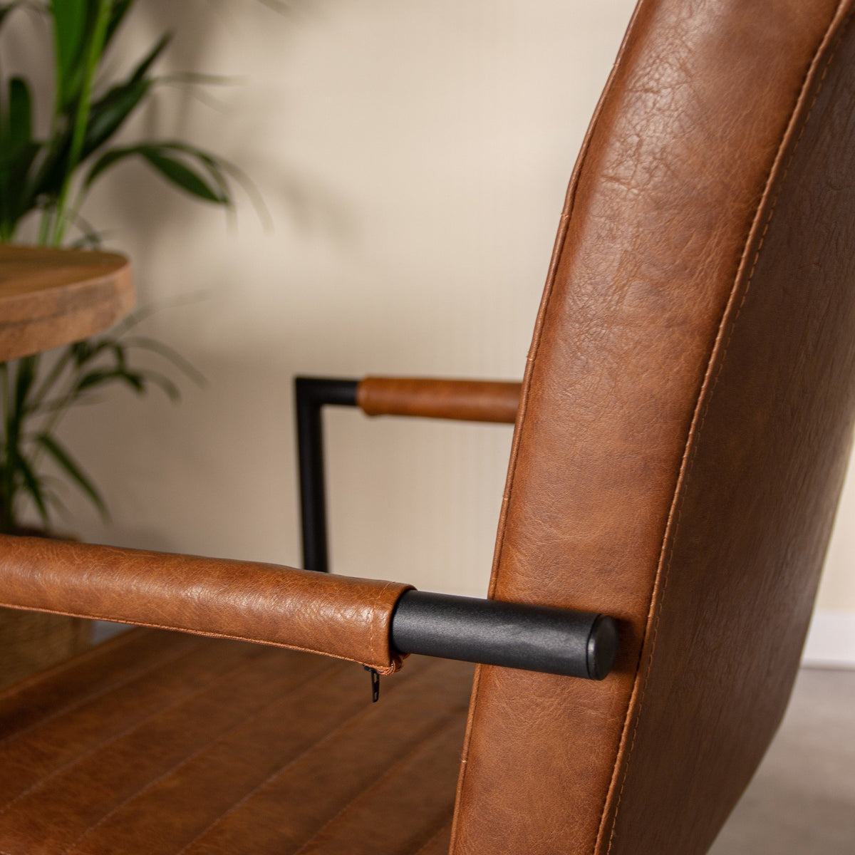 Dining room chair Bras Dimehouse Cognac LxWxH 73x59x58 Faux leather Atmospheric photo detail