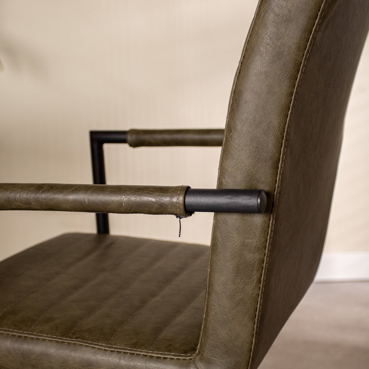 Dining room chair Bras Dimehouse Green LxWxH 73x59x58 Faux leather Atmospheric photo detail