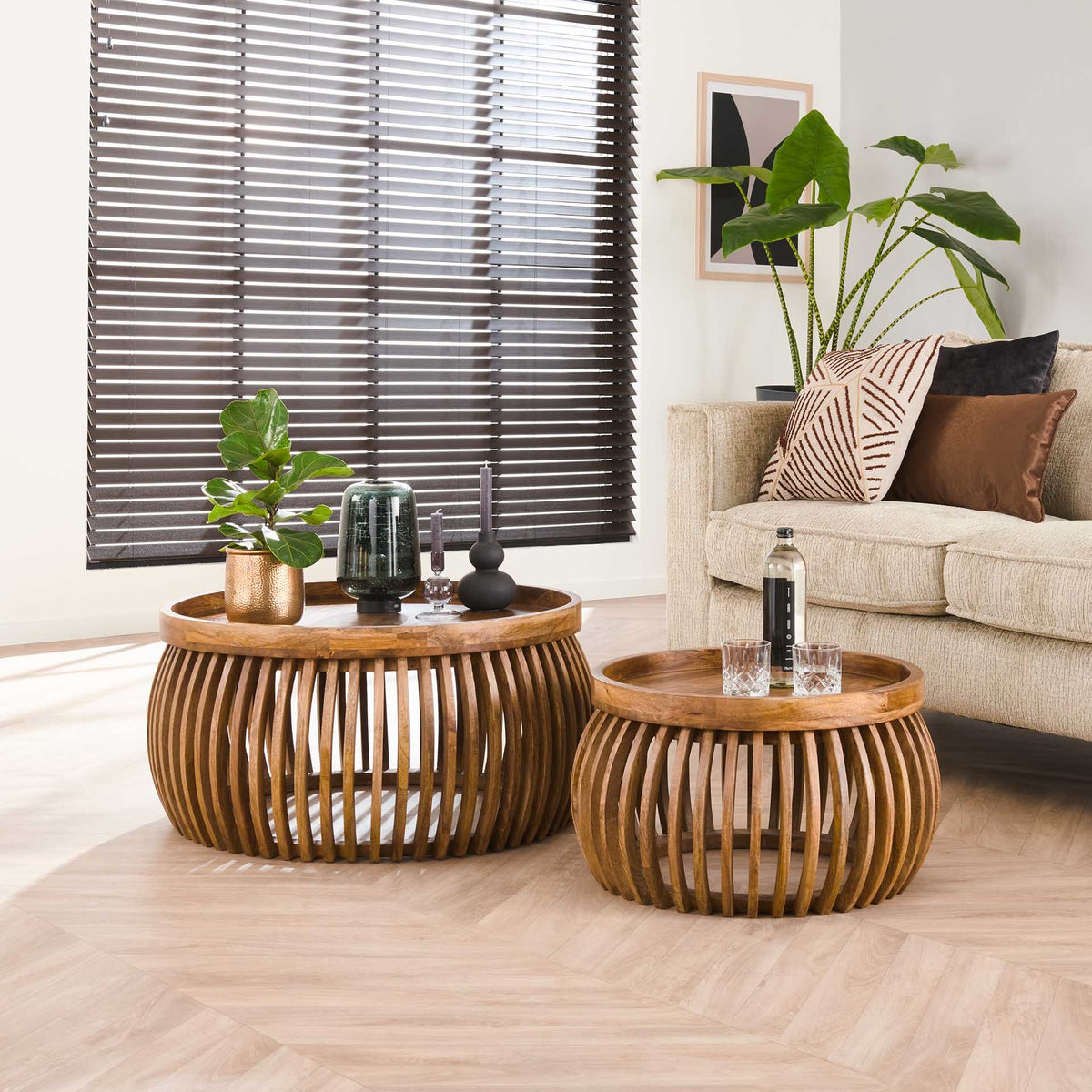 Coffee table Hans DH Interior Mango LxWxH 88x88x45 Mango wood Atmospheric photo diagonal front view