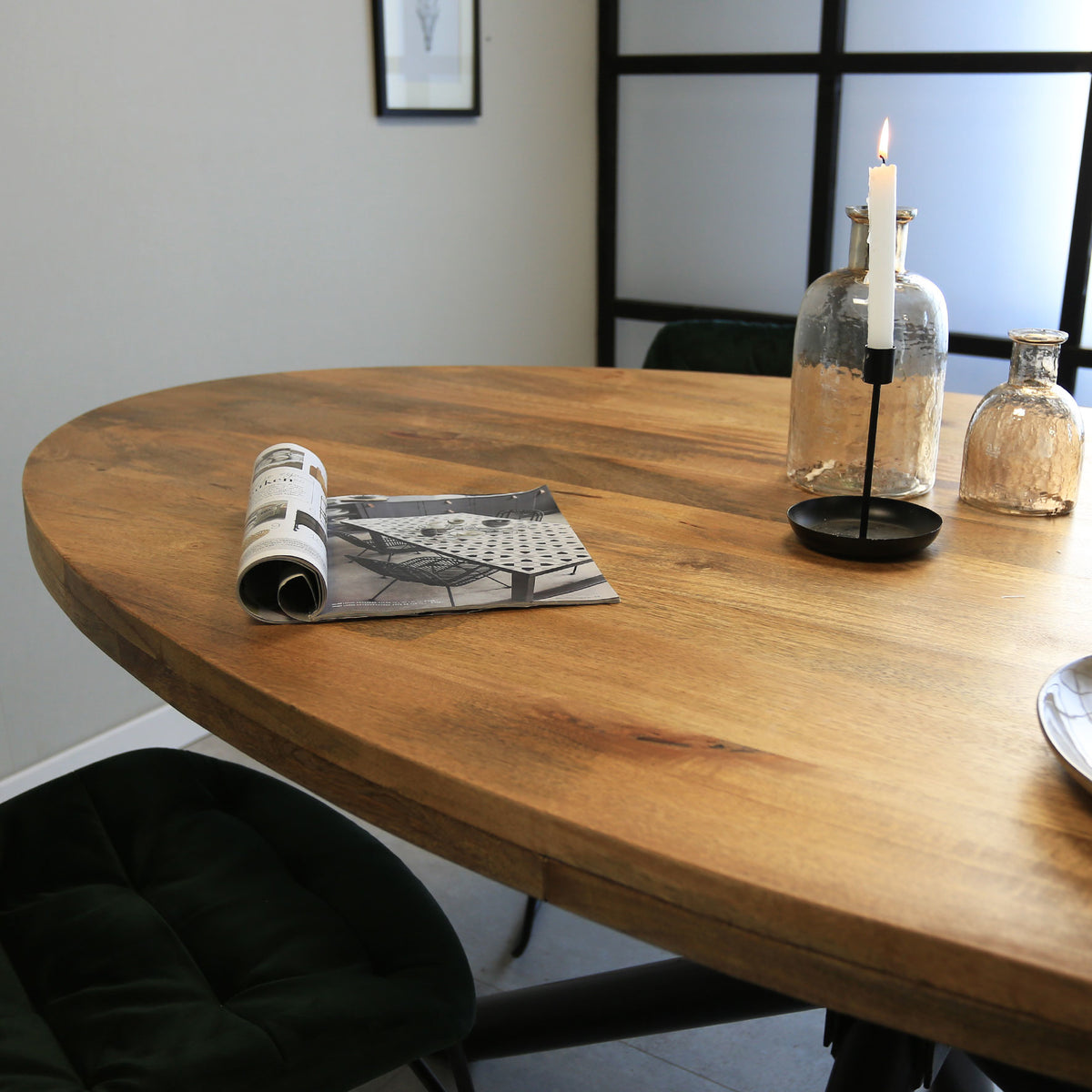 Dining table Oregon Dimehouse Brown LxWxH 186x106x9 Mango wood Atmospheric photo detail